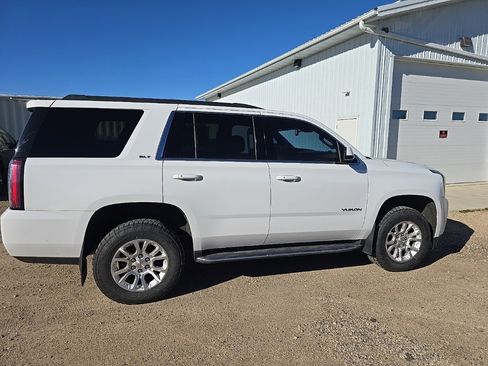 Used 2019 GMC Yukon SLT image 4