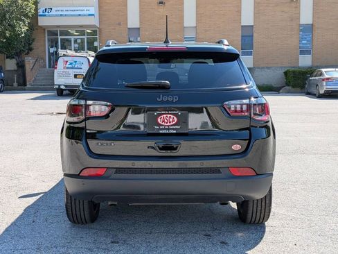 Used 2026 Jeep Compass Limited AWD/4WD image 4