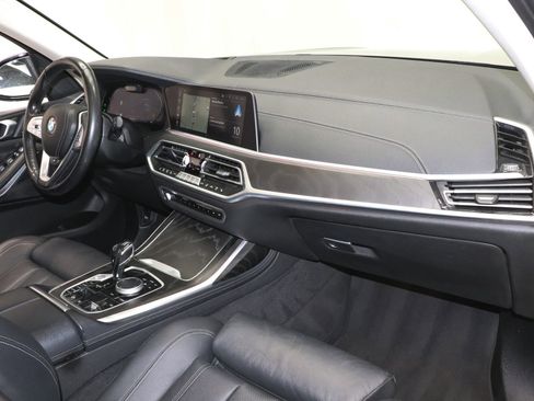 Used 2022 BMW X7 xDrive40i w/ Premium Package image 29
