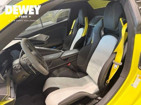 Used 2022 Chevrolet Corvette Stingray Premium Conv w/ Z51 Performance Package RWD image 16