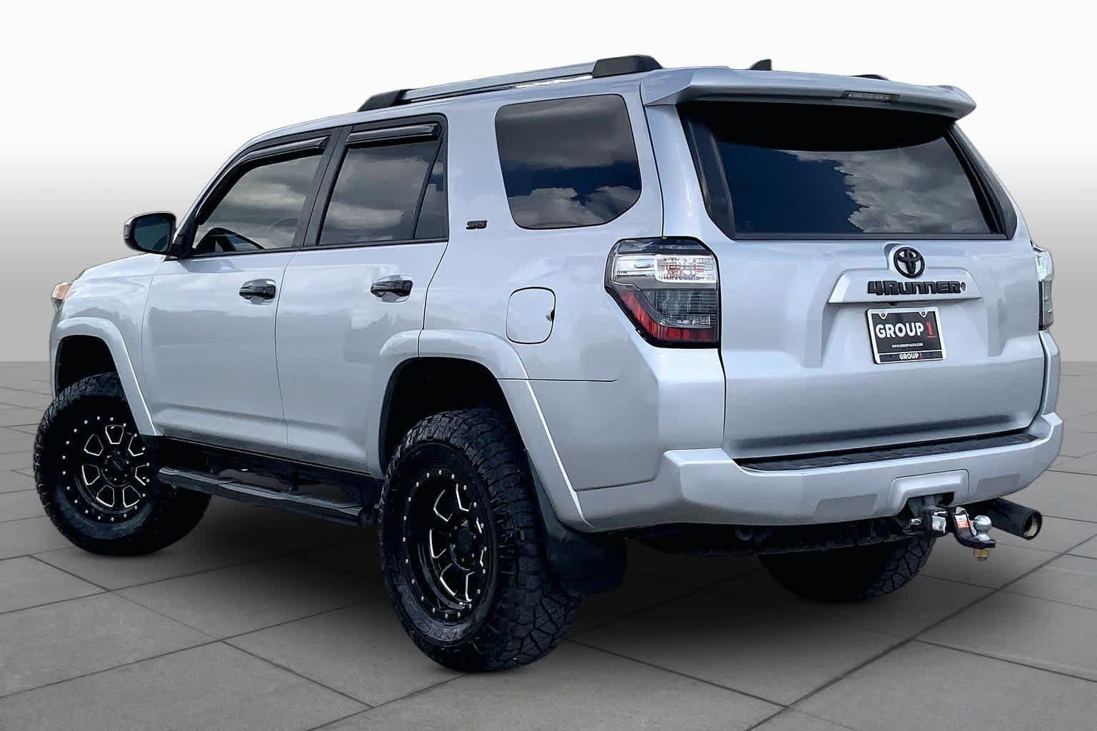 Used 2016 Toyota 4Runner SR5 RWD image 12