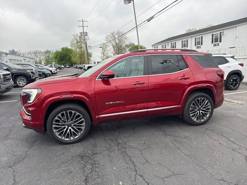 New 2026 GMC Terrain Denali w/ LPO, Floor Liner Package AWD/4WD image 9