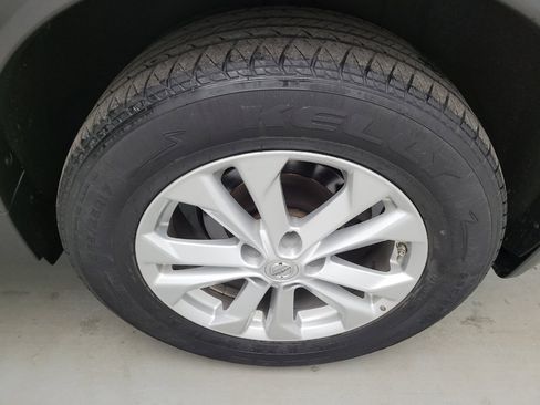 Used 2016 Nissan Rogue SV FWD image 31