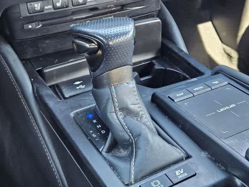 Used 2022 Lexus ES 300h F Sport image 32