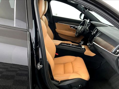 Used 2020 Volvo V90 T6 Cross Country image 8