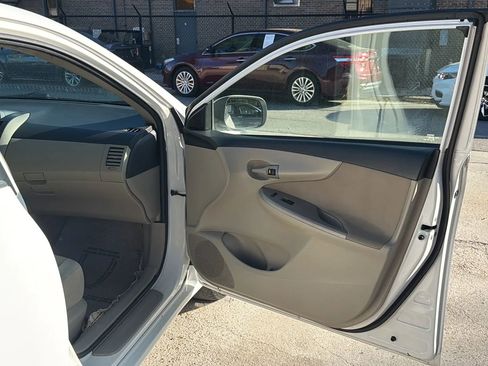 Used 2012 Toyota Corolla LE image 22