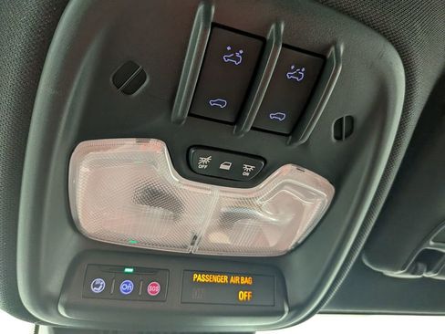 Certified 2024 GMC Canyon Denali image 32