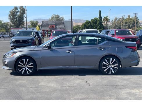 Used 2021 Nissan Altima 2.5 SR FWD image 3
