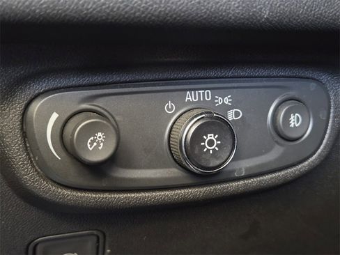 Used 2024 GMC Terrain SLT image 37