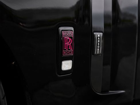 Used 2023 Rolls-Royce Phantom Sedan RWD image 12