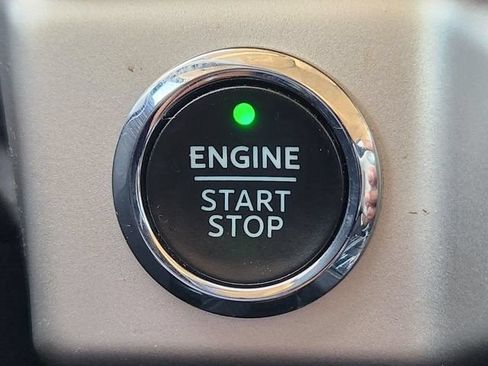 Used 2023 Ford Expedition XLT RWD image 19