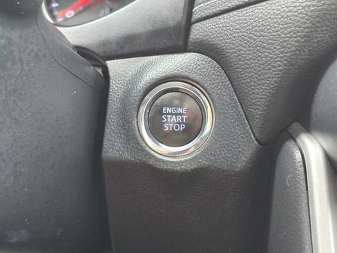 Used 2019 Toyota RAV4 XLE AWD/4WD image 34