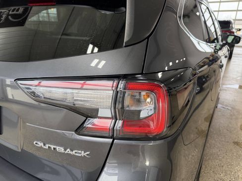 Used 2022 Subaru Outback Premium image 37