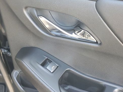 Used 2023 Chevrolet Traverse LT image 46