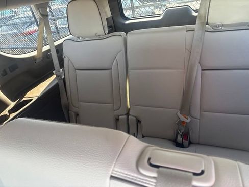 Used 2023 GMC Yukon XL Denali AWD/4WD image 8