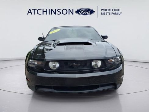 Used 2010 Ford Mustang GT RWD image 2