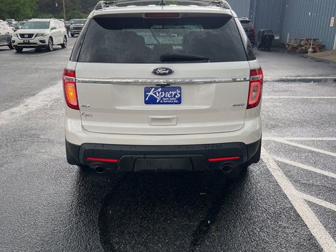 Used 2011 Ford Explorer XLT w/ 202A Rapid Spec Order Code AWD/4WD image 4