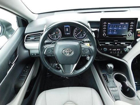 Used 2023 Toyota Camry SE image 10
