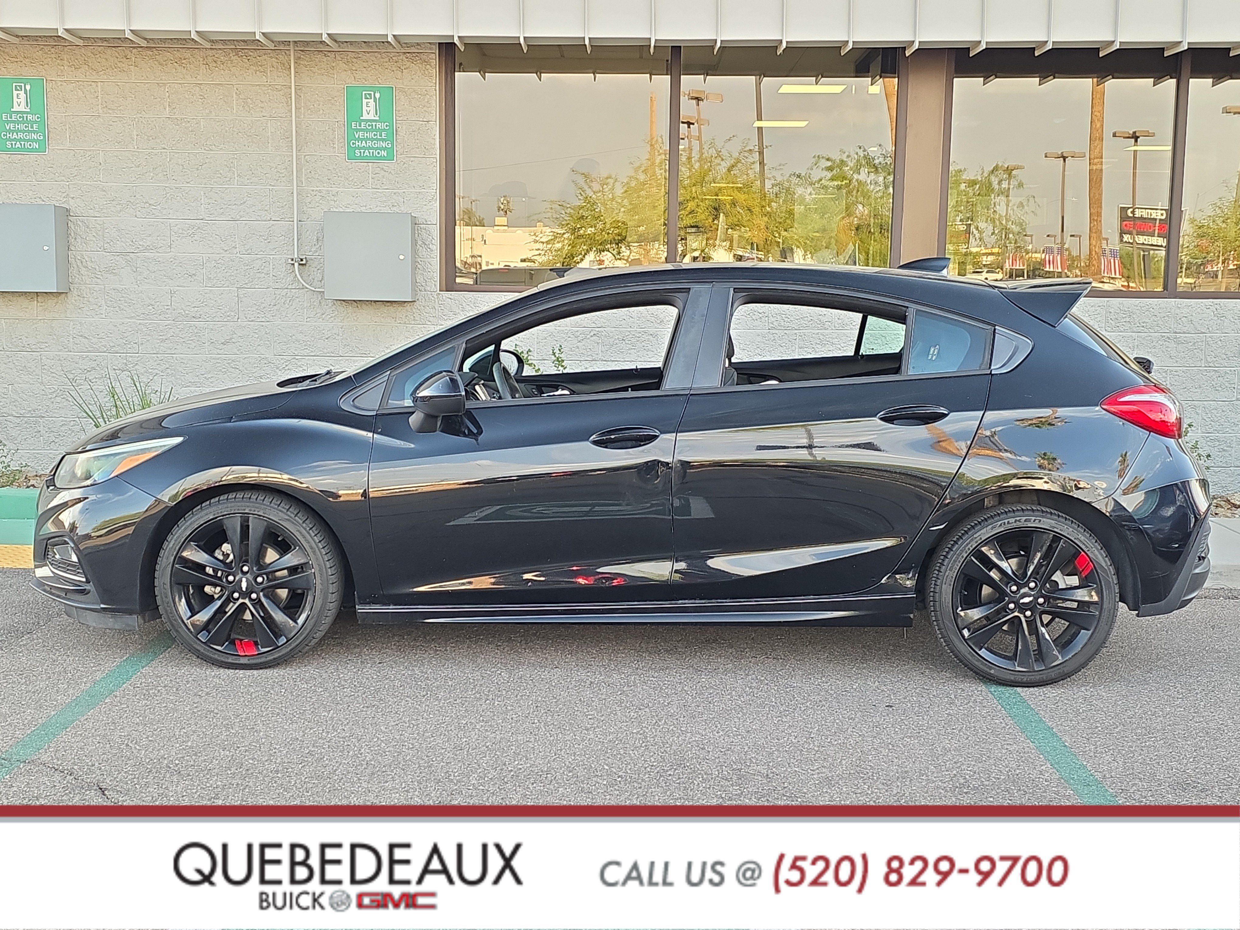 Used 2018 Chevrolet Cruze LT w/ Redline Edition FWD image 4