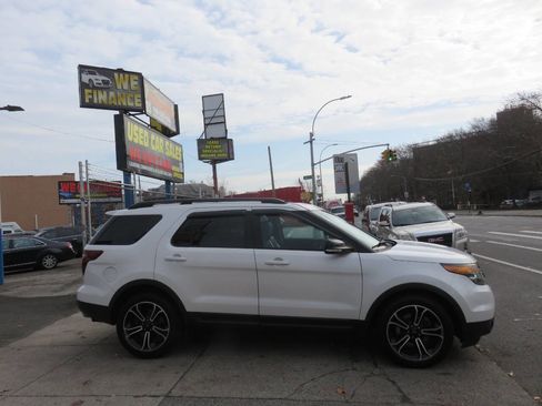Used 2015 Ford Explorer Sport w/ Equipment Group 401A image 9