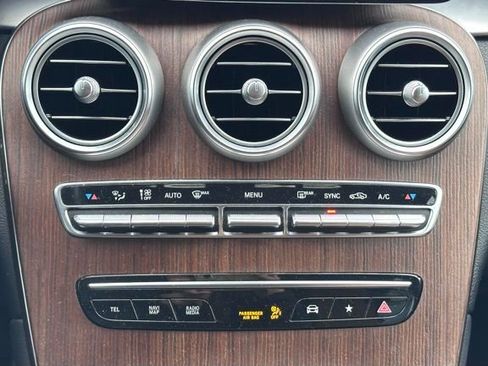 Used 2021 Mercedes-Benz GLC 300 4MATIC Coupe image 20