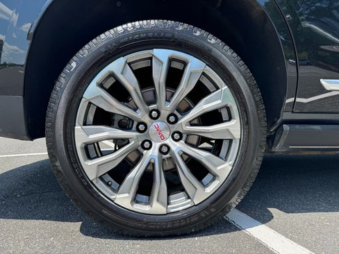 Used 2021 GMC Yukon Denali w/ Denali Ultimate Package AWD/4WD image 78