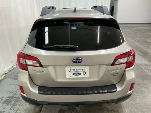 Used 2017 Subaru Outback 2.5i Limited AWD/4WD image 5