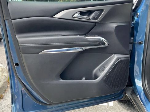 Used 2024 Chevrolet Traverse LT w/ LPO, Floor Liner Package FWD image 22