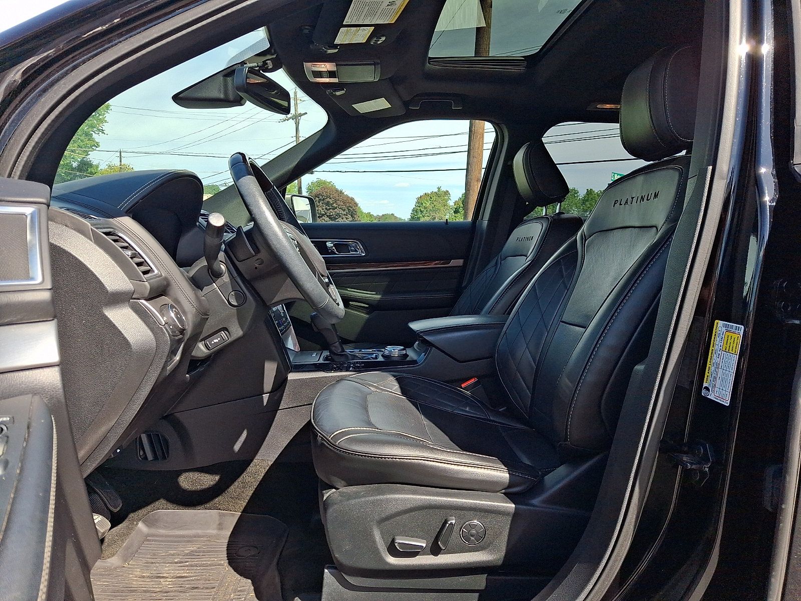 Used 2018 Ford Explorer Platinum AWD/4WD image 13