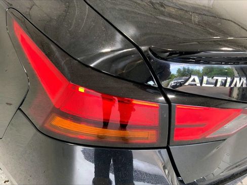 Used 2021 Nissan Altima 2.5 SV FWD image 13