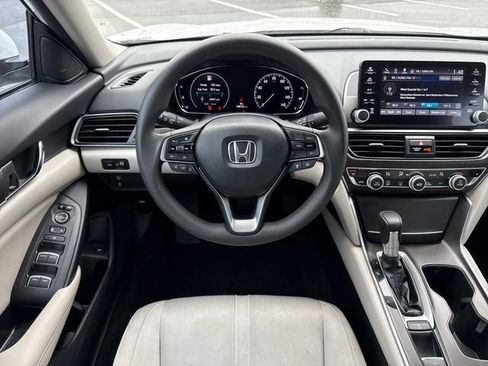 Used 2019 Honda Accord EX image 12