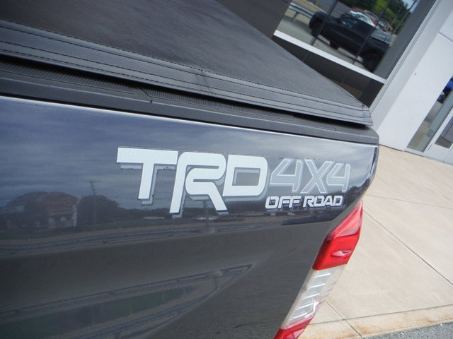 Used 2017 Toyota Tundra SR5 w/ TRD Off Road Package AWD/4WD image 9