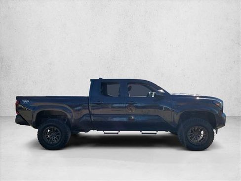 Used 2024 Toyota Tacoma TRD Sport w/ TRD Sport Upgrade Package image 4