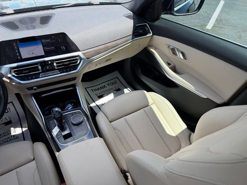 Used 2020 BMW 330i Sedan w/ Convenience Package RWD image 16