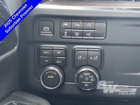 New 2025 Chevrolet Suburban Premier image 18