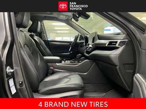 Used 2022 Toyota Highlander Platinum AWD/4WD image 21