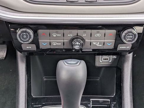 New 2026 Jeep Compass Limited image 17