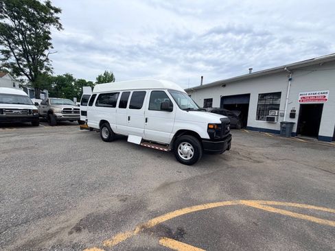 Used 2014 Ford E-350 and Econoline 350 Extended Super Duty w/ Power Group RWD image 34