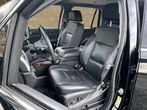 Used 2017 GMC Yukon SLT image 22