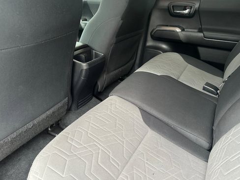 Used 2021 Toyota Tacoma TRD Sport w/ Technology Package image 14