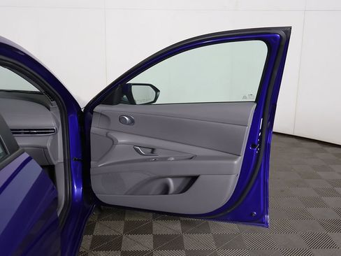 Used 2024 Hyundai Elantra SEL FWD image 18