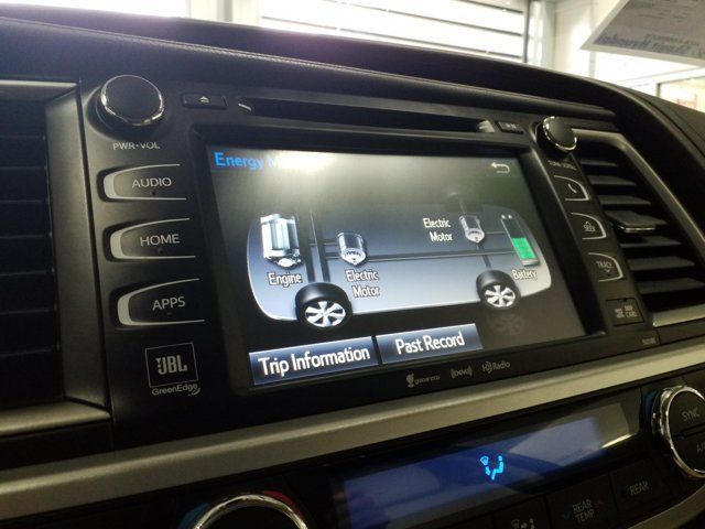 Used 2017 Toyota Highlander Limited Platinum AWD/4WD image 6