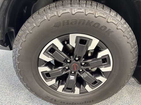 Used 2024 Nissan Frontier PRO-4X w/ Pro Convenience Package AWD/4WD image 37