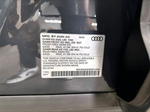 Used 2024 Audi Q8 e-tron Premium Plus w/ Premium Plus Package AWD/4WD image 35
