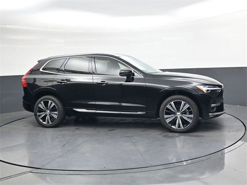 Used 2023 Volvo XC60 B5 Ultimate image 3