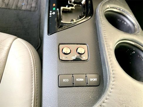 Used 2017 Toyota Avalon XLE Premium image 38