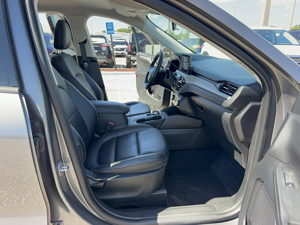 Used 2021 Ford Escape SEL w/ Technology Package FWD image 13