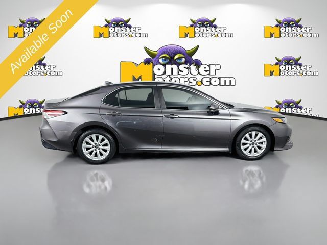 Used 2020 Toyota Camry LE FWD image 4