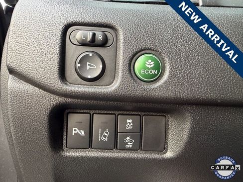 Used 2018 Honda Pilot Touring image 10