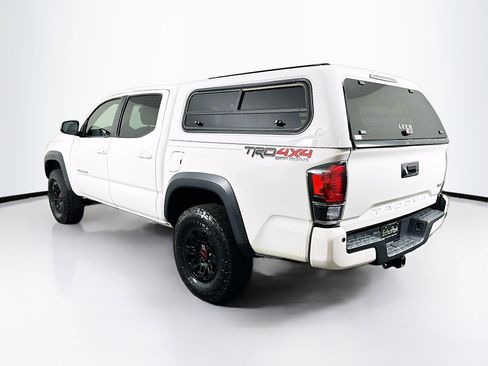 Used 2020 Toyota Tacoma TRD Off-Road w/ TRD Premium Off Road Package image 5
